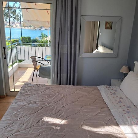 Top Floor On Villa, 3' From Center, By The Sea! Host Is Efi Kwsta Preveza Ngoại thất bức ảnh