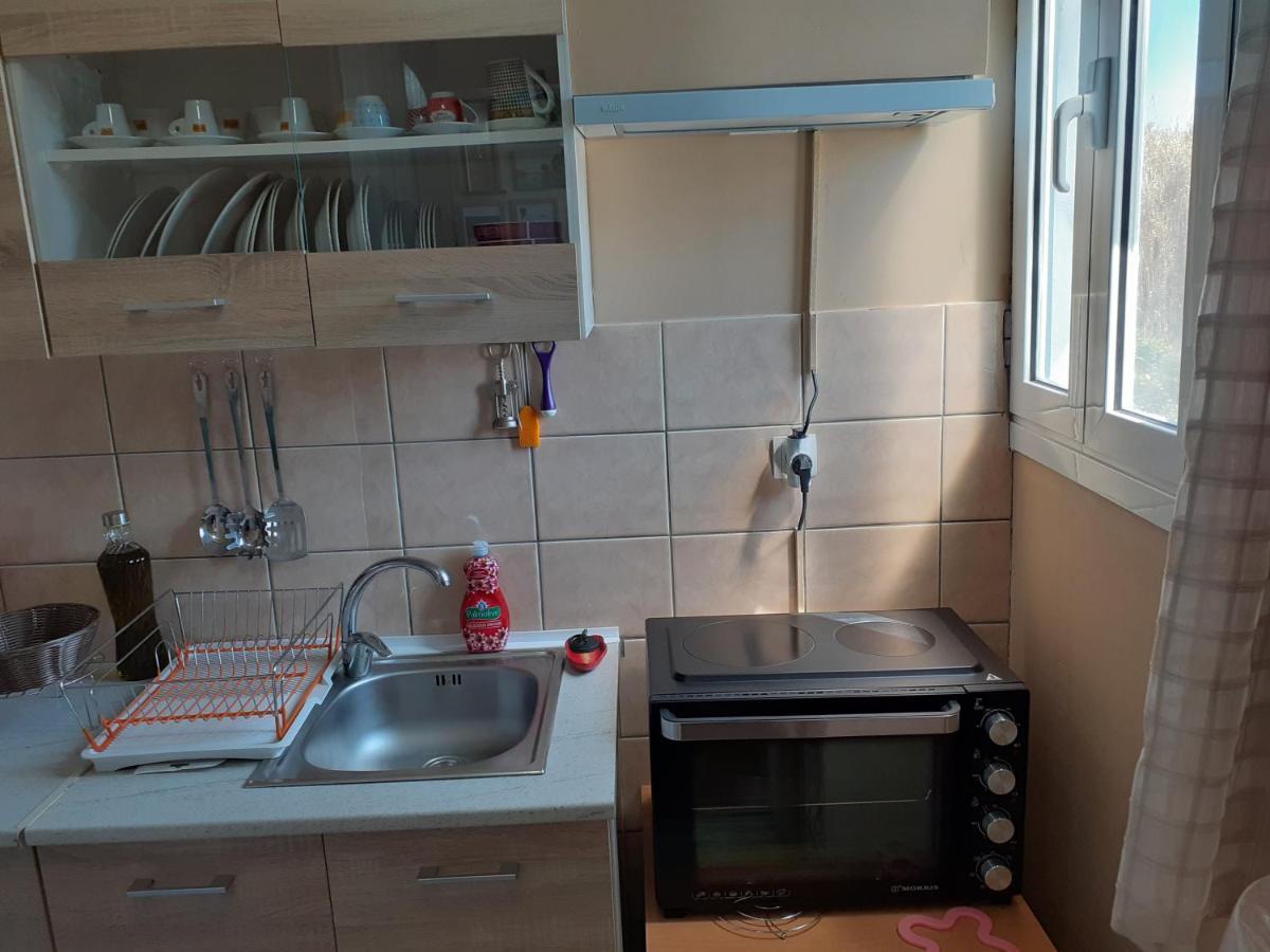 Top Floor On Villa, 3' From Center, By The Sea! Host Is Efi Kwsta Preveza Ngoại thất bức ảnh