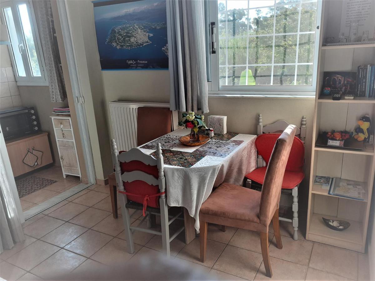 Top Floor On Villa, 3' From Center, By The Sea! Host Is Efi Kwsta Preveza Ngoại thất bức ảnh