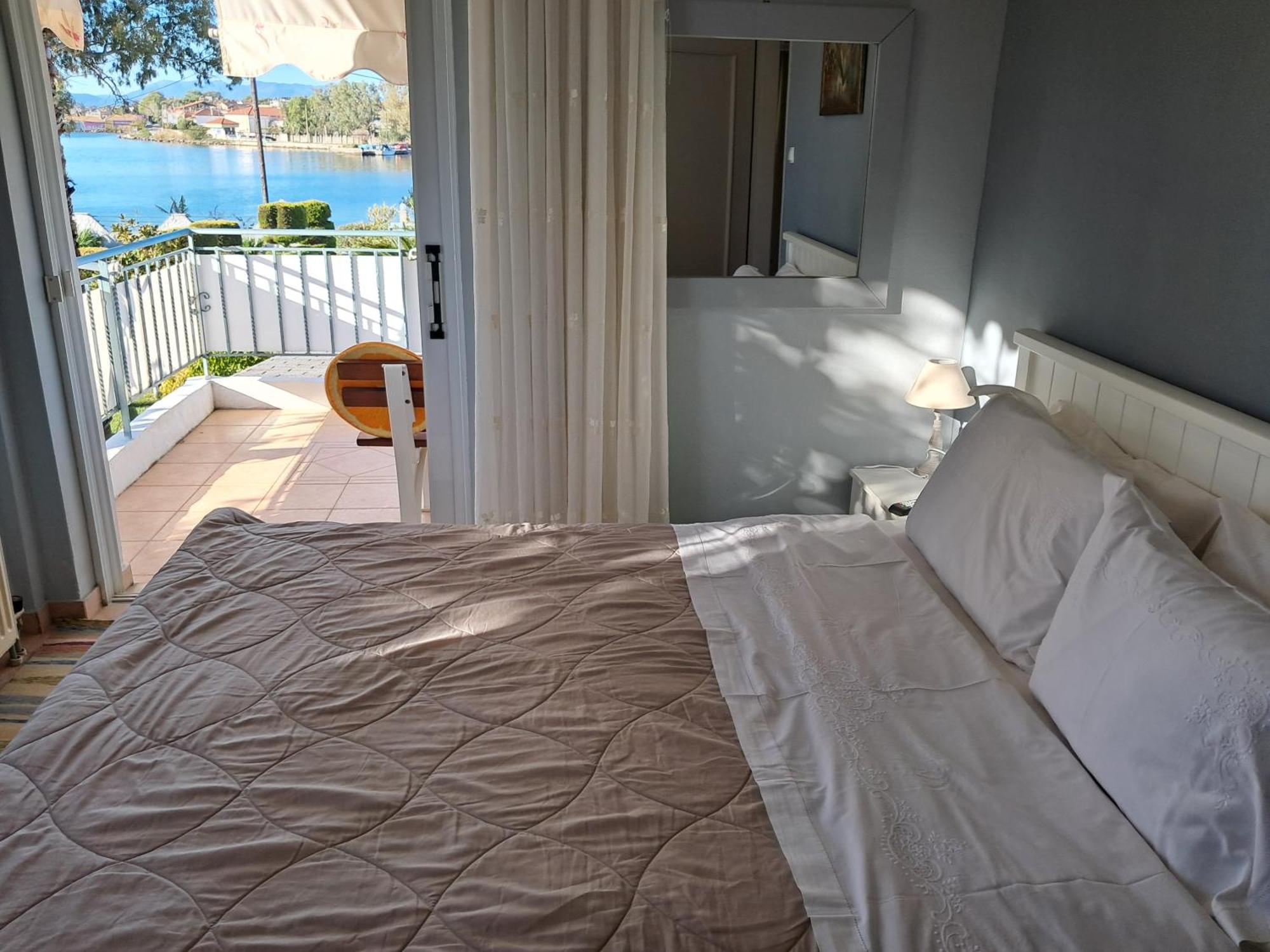 Top Floor On Villa, 3' From Center, By The Sea! Host Is Efi Kwsta Preveza Ngoại thất bức ảnh